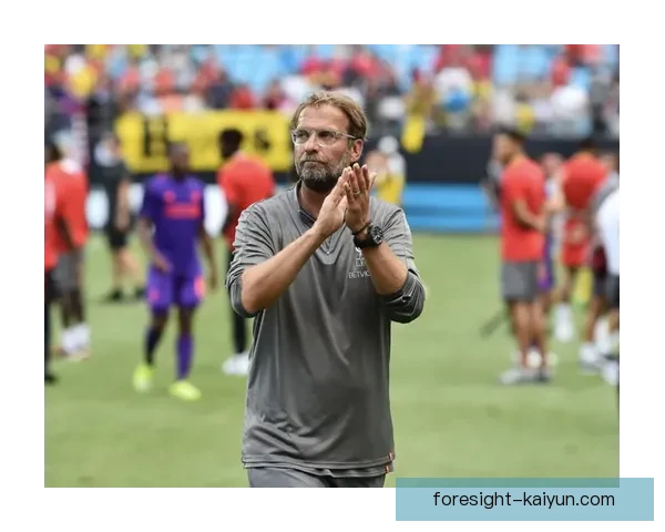 克洛普战术演变引发关注，球队在新赛季表现稳健，竞争力增强。