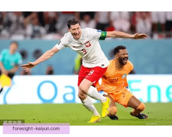 莱万多夫斯基在近期比赛中表现稳健，再次展现出顶级射手的风采